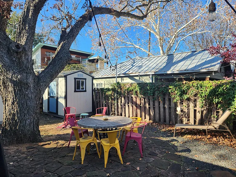4214 Bellvue Ave — Photo 4
