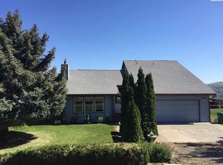 6005 Cerda Rd, Kennewick, WA 99338