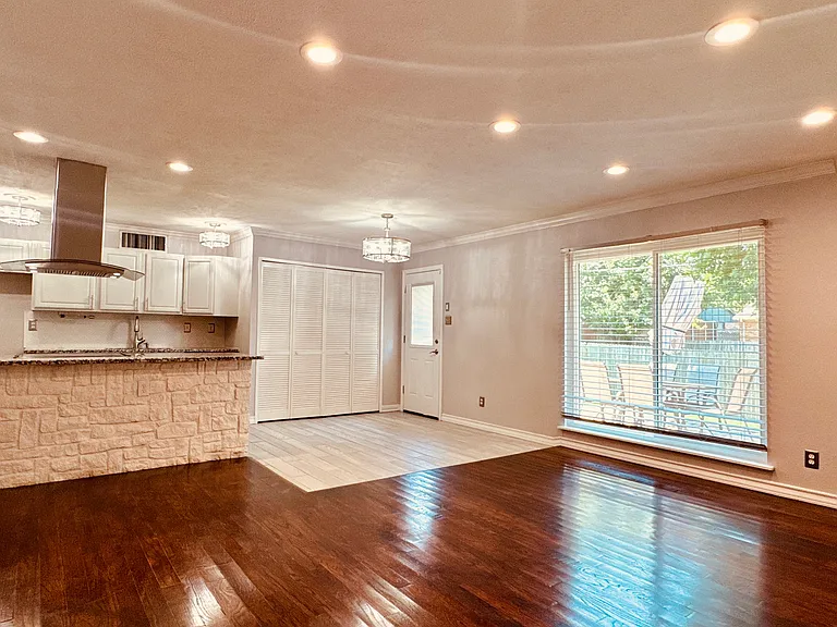153 W Way Dr — Photo 7