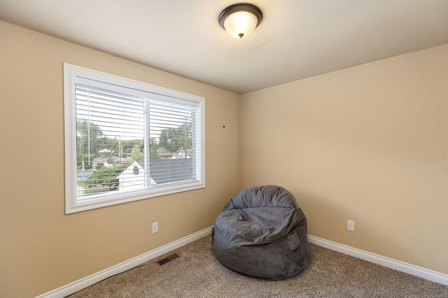 342 N Marias Ave, photo 18