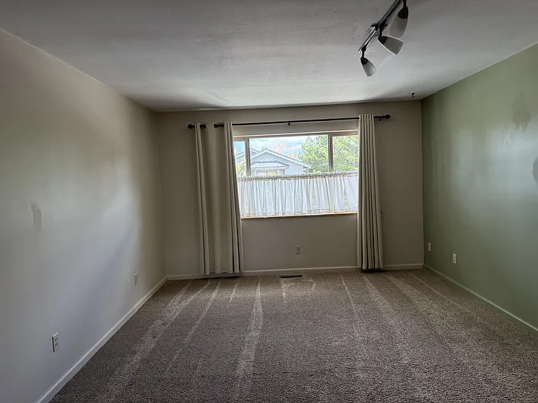 460 Lido Dr — Photo 12
