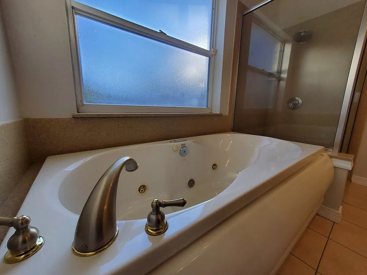 3 bed, 1682 sqft, $2,500 — Photo 3