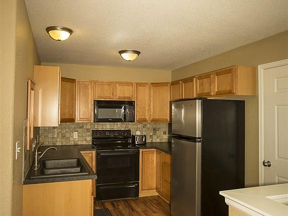 3rd image of 514 Kimball St