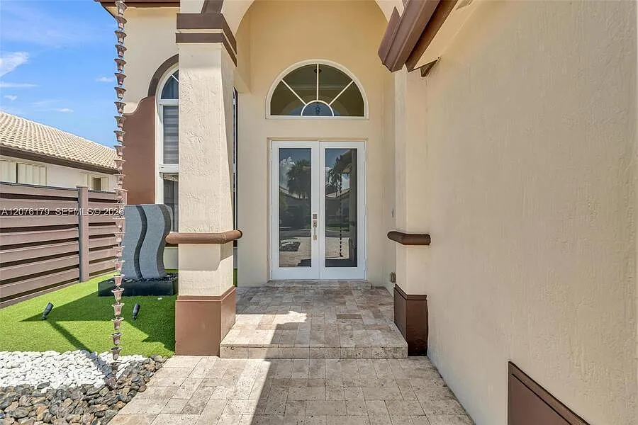 5 bed, 2916 sqft, $6,000 — Photo 4
