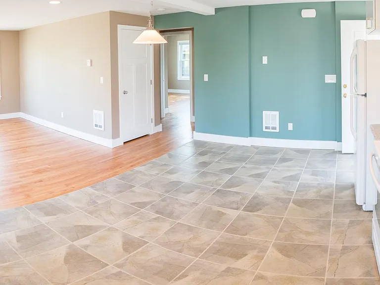 2221 E Thomas St #2 — Photo 4