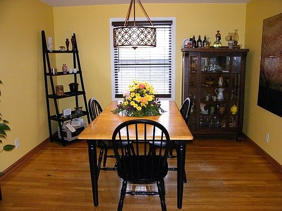 5th image of 6 Essex Ln