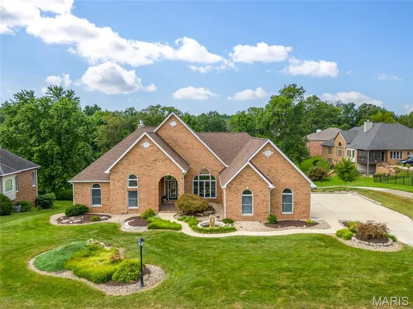 6564 Fox Creek Dr, Edwardsville, IL 62025