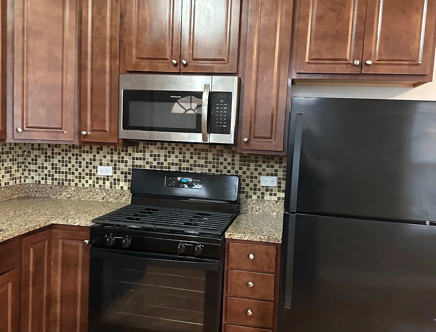 2 bed, 1000 sqft, $2,050 — Photo 1