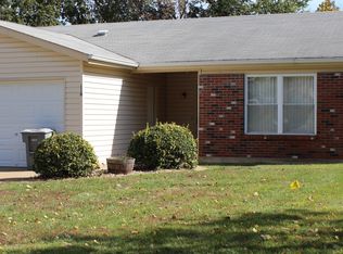 112 Laura Dr, Saint Peters, MO 63376