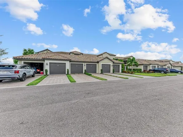 5685 Palmer Cir #105, Bradenton, FL 34211