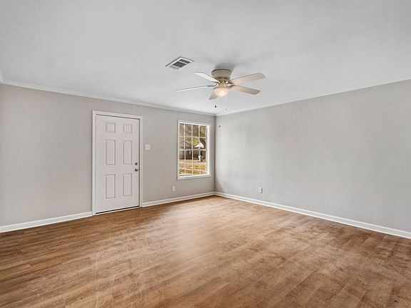 3rd image of 1819 Rose St