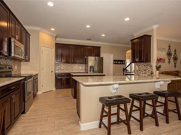 5th image of 10085 Chardonnay Dr