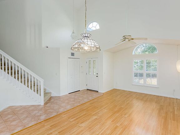 5th image of 3205 Treetop Dr