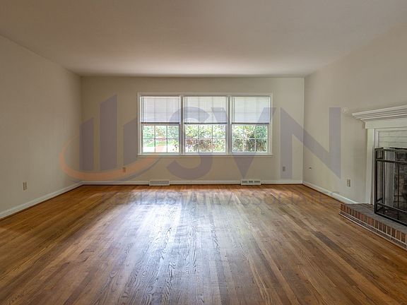 5th image of 406 N Estes Dr