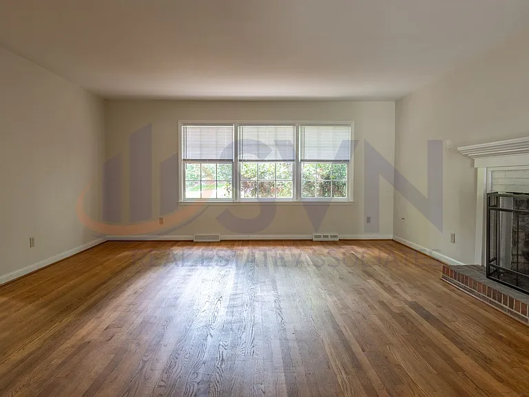 406 N Estes Dr — Photo 5