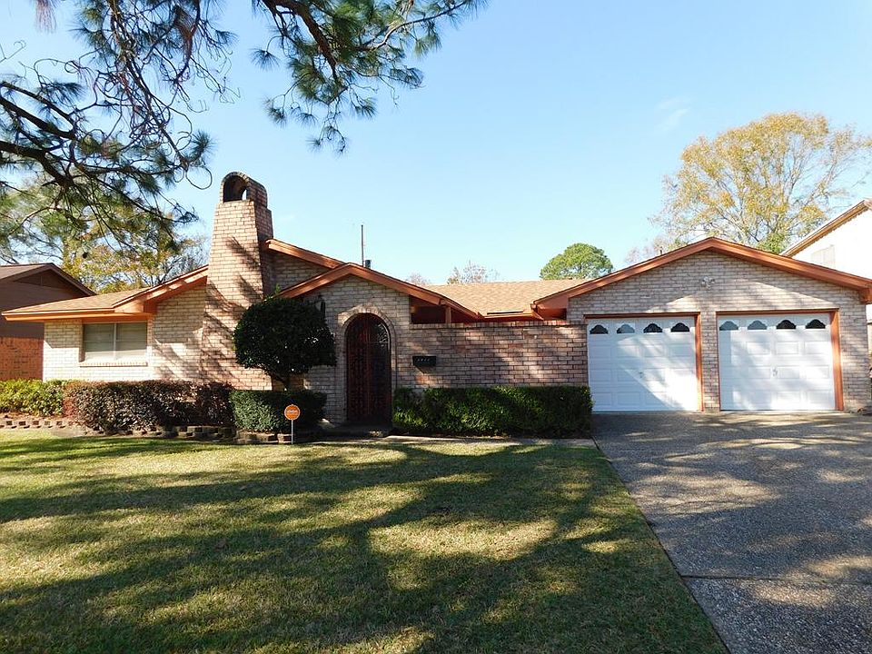 1st image of 3160 Sandalwood Dr