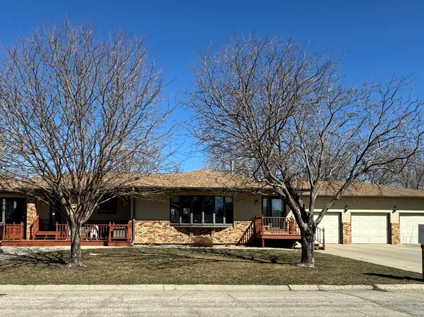 1405 Highview Dr, Milbank, SD 57252