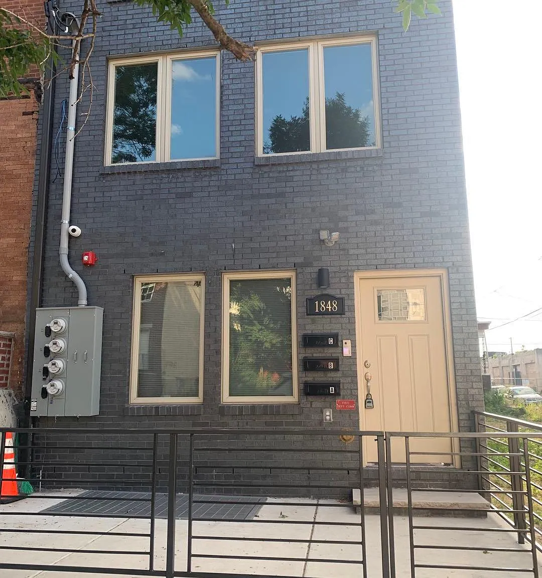 4 bed, 1700 sqft, $2,100 — Photo 2