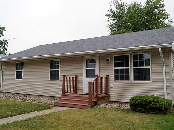 3rd image of 605 N Lindberg Dr