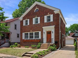 1818 Yahara Pl, Madison, WI 53704