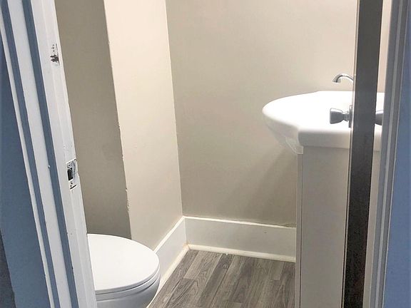 3rd image of 637 Avenue A