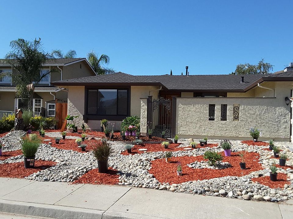 1st image of 15665 La Sierra Ct