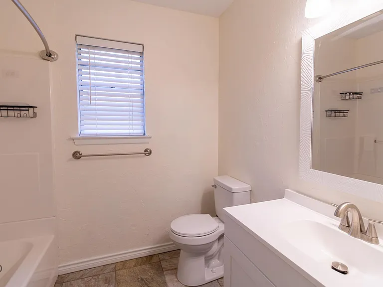 1020 Foley Ave — Photo 18
