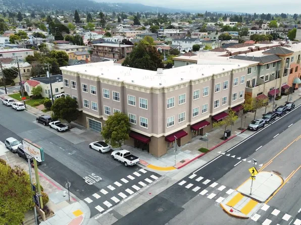 Portland Ave, Albany, CA 94706