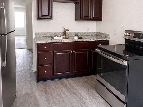 2nd image of 2512 W Ocotillo Rd Unit 3