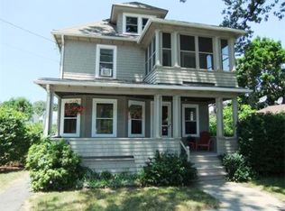 102 Woodmont St, Springfield, MA 01104