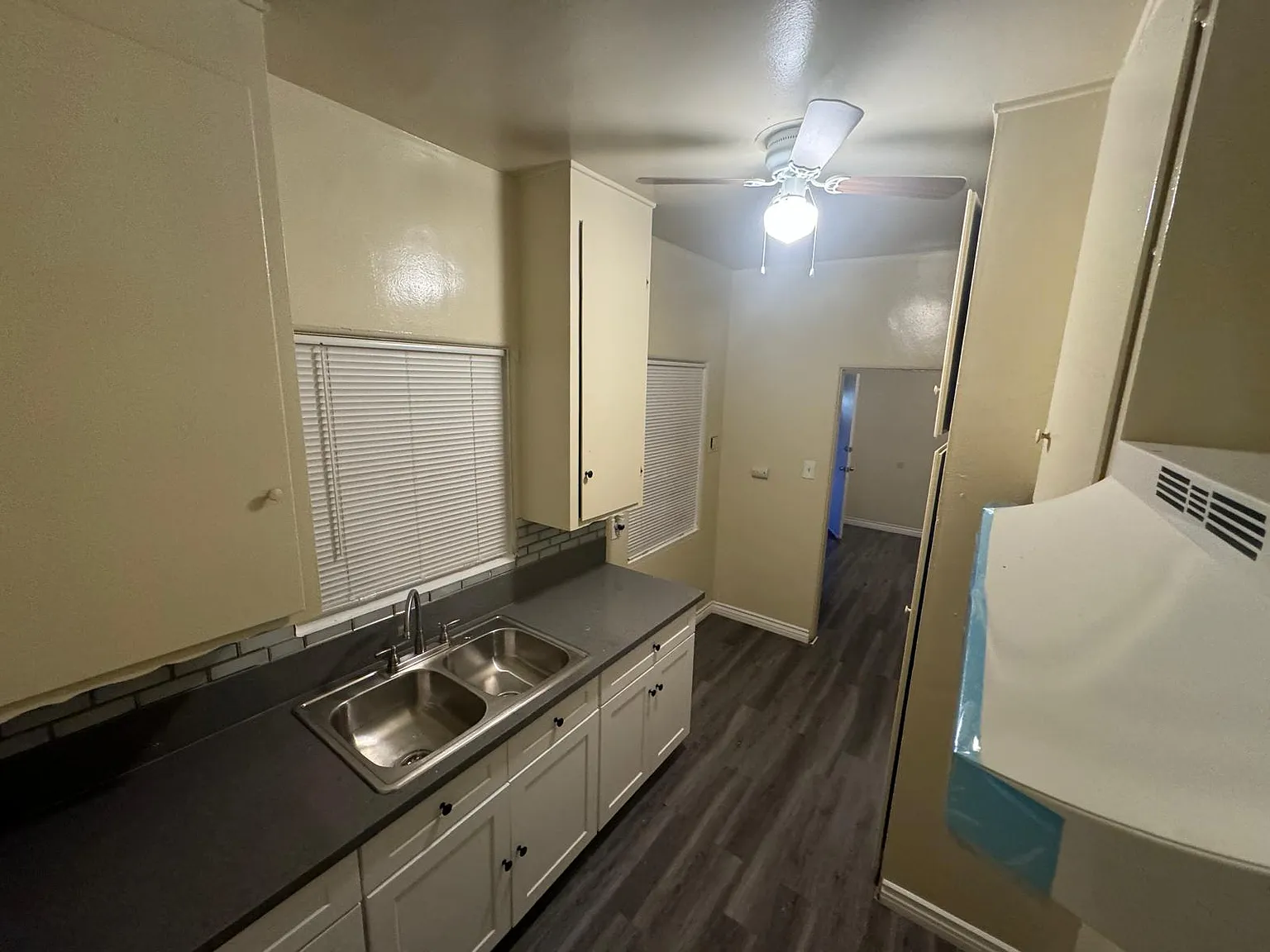 2876 Saturn Avenue - G — Photo 2