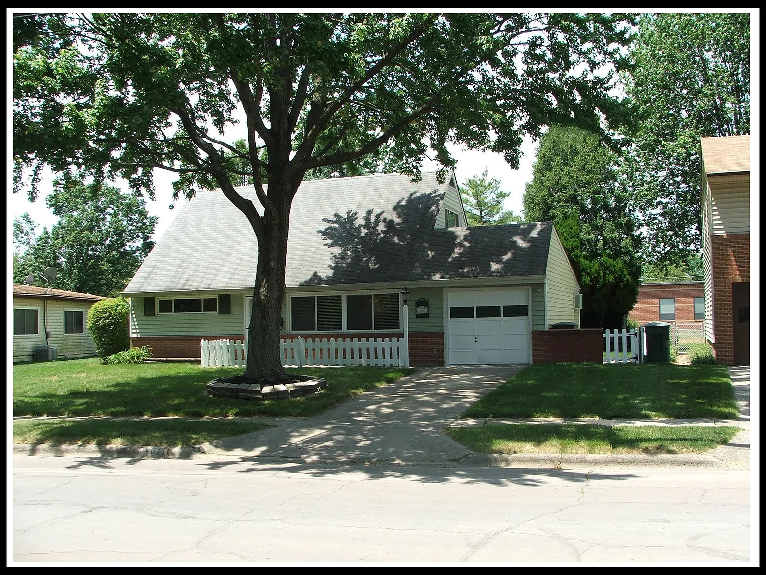 1461 Benson Dr photo 1