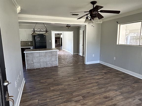 3rd image of 3218 Seminole Dr