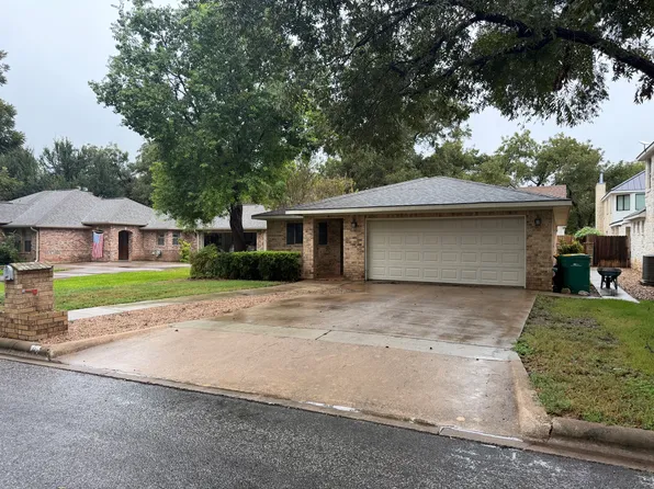 415 Wichita St, Meadowlakes, TX 78654