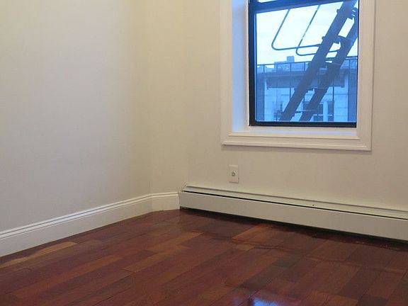5th image of 445 Bainbridge St #A3