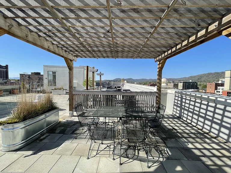 59C College St #407 — Photo 34