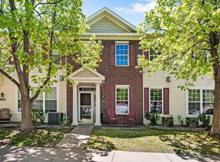 1015 Traditions Ct, Chaska, MN 55318