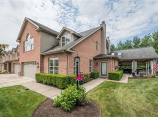 7009 Hill Station Dr, Lawrence, PA 15055