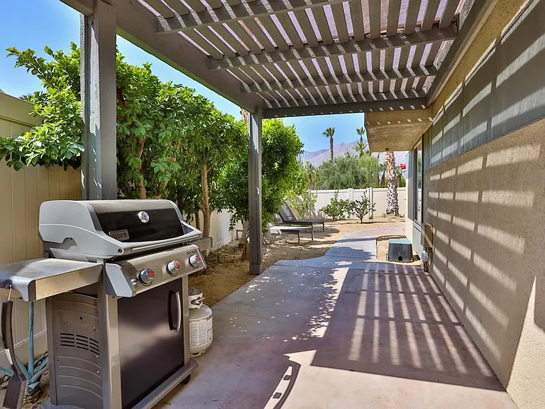 1421 Sunflower Cir N — Photo 8