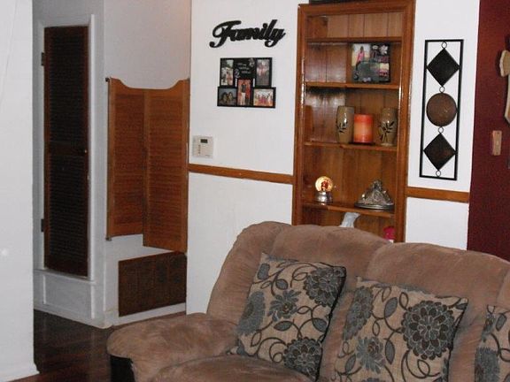4th image of 706 Clingman Dr