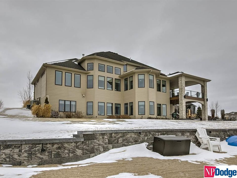 2nd image of 24333 Howard Cir
