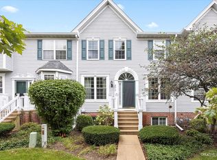 2017 Swan Ln, Batavia, IL 60510