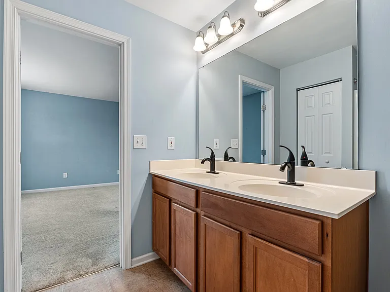 27 Madeline Cir — Photo 25