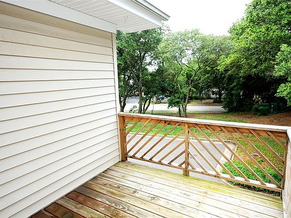 4th image of 3228 Lynnhaven Dr #2