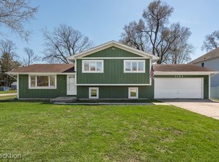 1101 Oxford St, Downers Grove, IL 60516