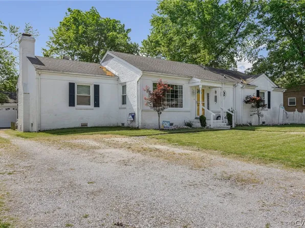 903 Lakewood Dr, Colonial Heights, VA 23834