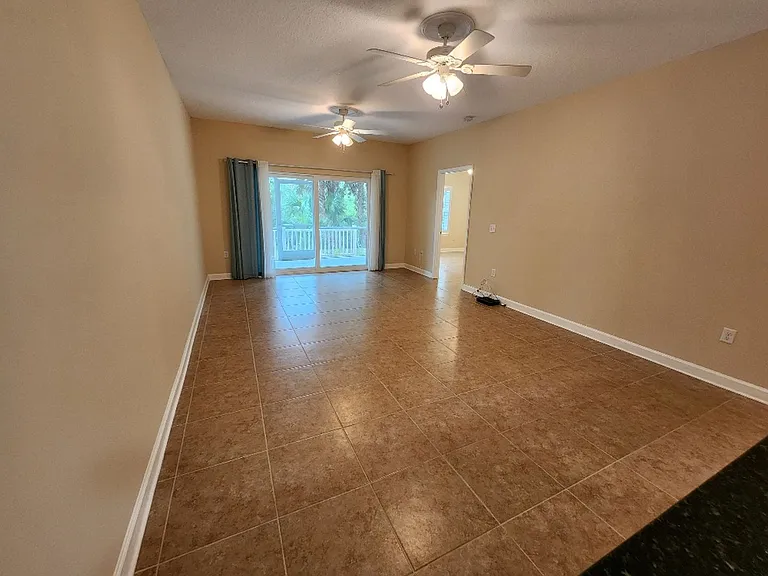 468 Bouchelle Dr #127 — Photo 4