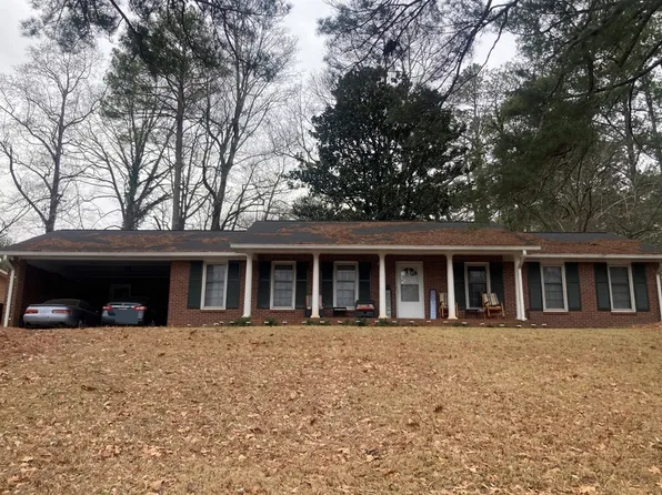 3653 Charles Dr, East Pt, GA 30344