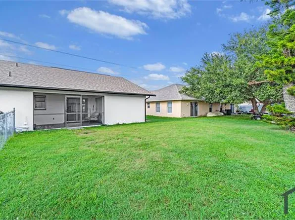 507 SE 8th St, Cape Coral, FL 33990