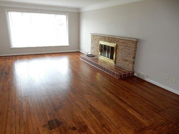 4th image of 4384 Yakima Ct